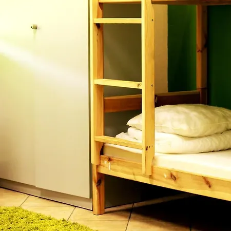 Wigwam Hostel *