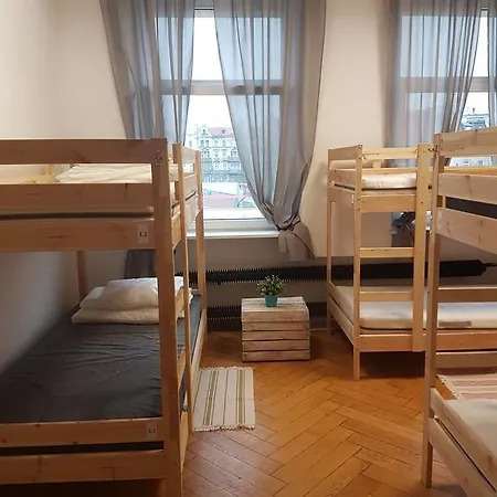 Wigwam Hostel *