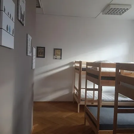 Wigwam Hostel *