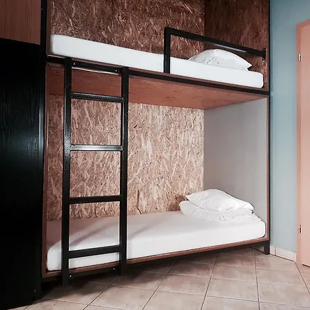 Wigwam Hostel *
